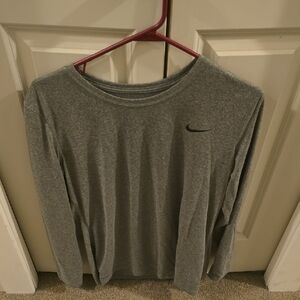 Nike NWOT Heather Gray Dri Fit Long Sleeve Top